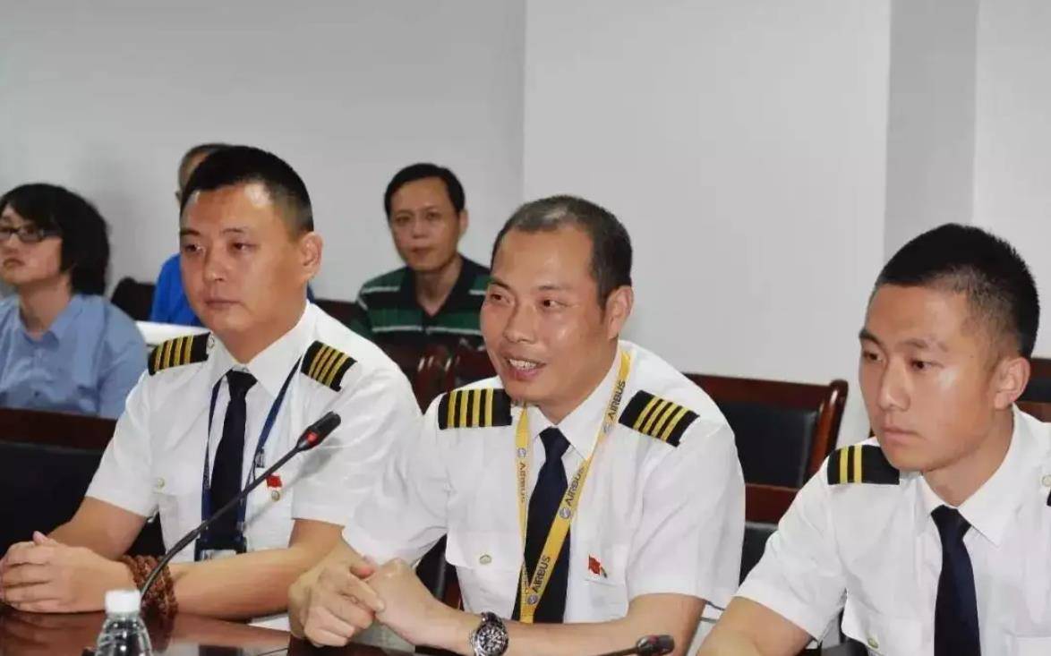 "四川8633,收到请回答.""四川8633,成都叫你.""四川8633,四川8633."最