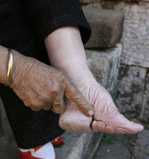 缠足与裹小脚,三寸金莲只是清朝独有,明以前并无此?