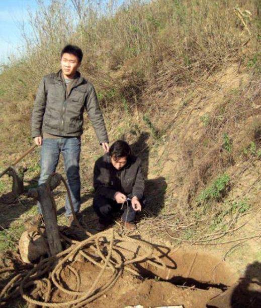 2021年,山东盗墓者在高密盗宝,半路被人截胡,一怒之下报警处理_王小达