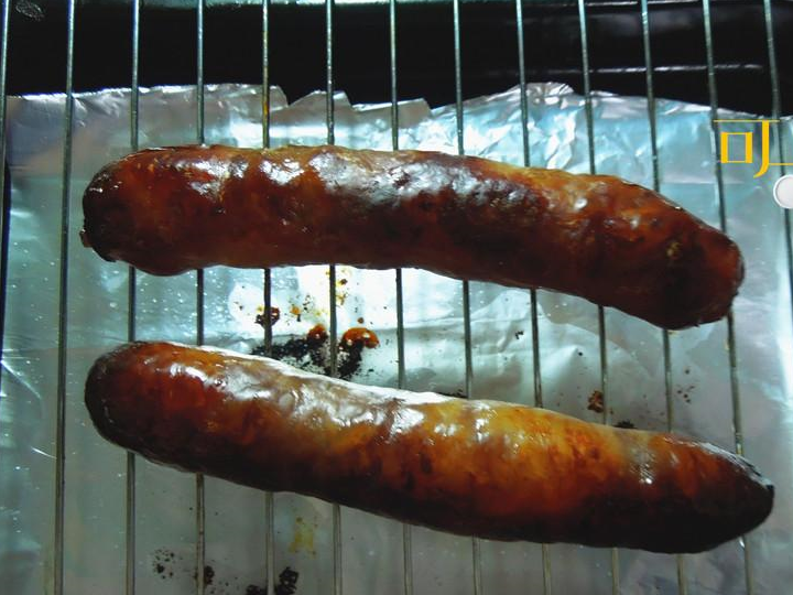 腊肠换一种做法,比蒸着吃好吃太多,满屋飘香,表皮焦脆