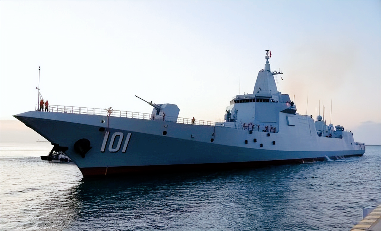 单艘造价50亿,展现出了大国海军力量_方面_型驱逐舰_的能力