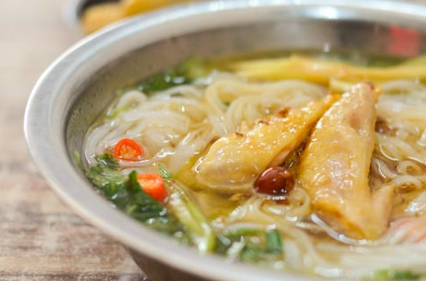 这家天等鸡肉粉,肉质鲜嫩有较劲,入口的瞬间就会惊艳你的味蕾_味道