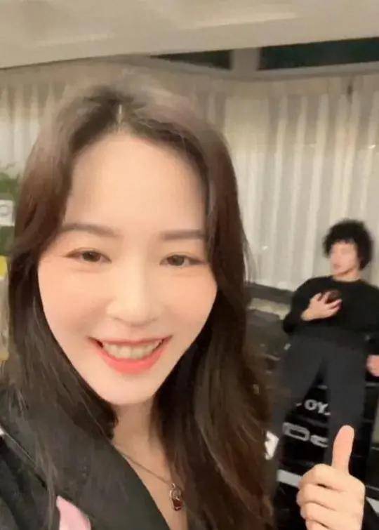 离婚7年后,马景涛吴佳尼合体为儿子庆生,父子关系生疏!