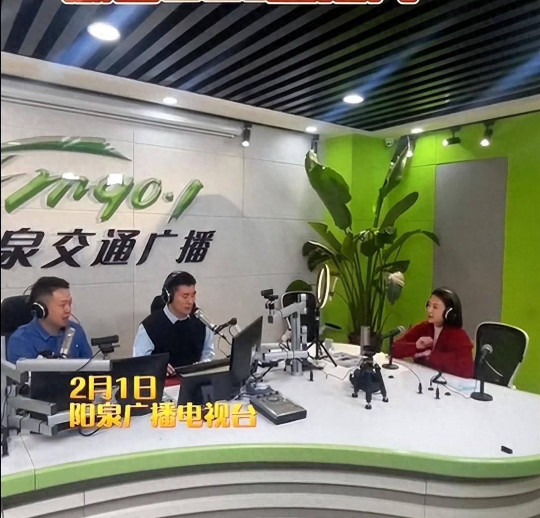 1阳泉交通广播直播间,主持人出道18年电台首秀!