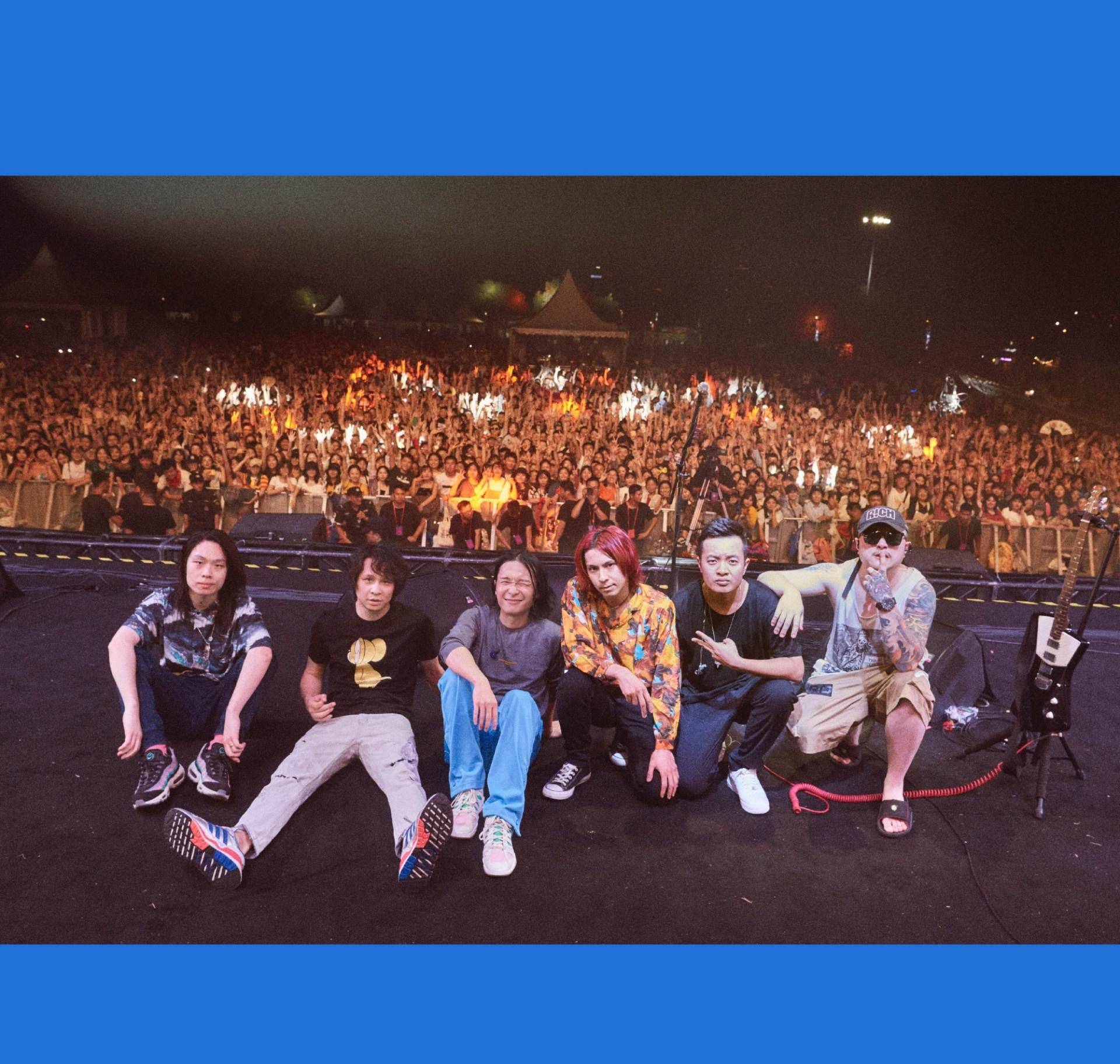 她2018年的新专辑分为ab两个面,而a面里的歌都是郭顶帮刘惜君作词的