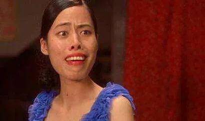 首先要说的是周星驰电影《功夫》里饰演"龅牙珍".