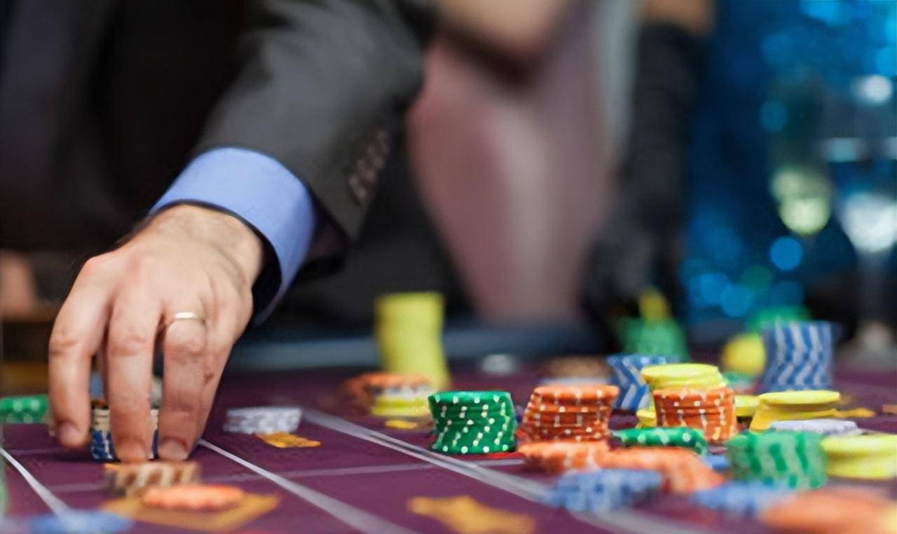 贵州黑老大"杨老六":死刑后却成首富,致58人死亡,判刑