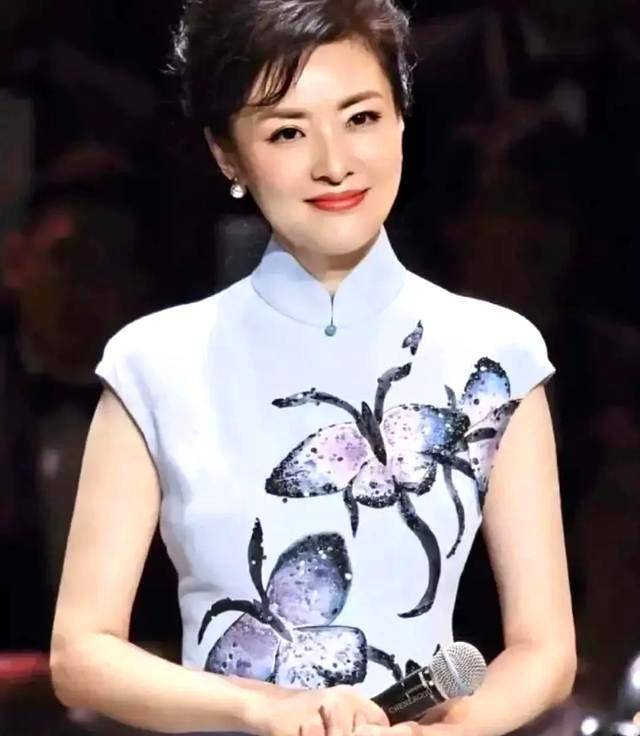 周涛:从电视屏幕的温暖使者到艺术的探索者_挑战_私生活_故事