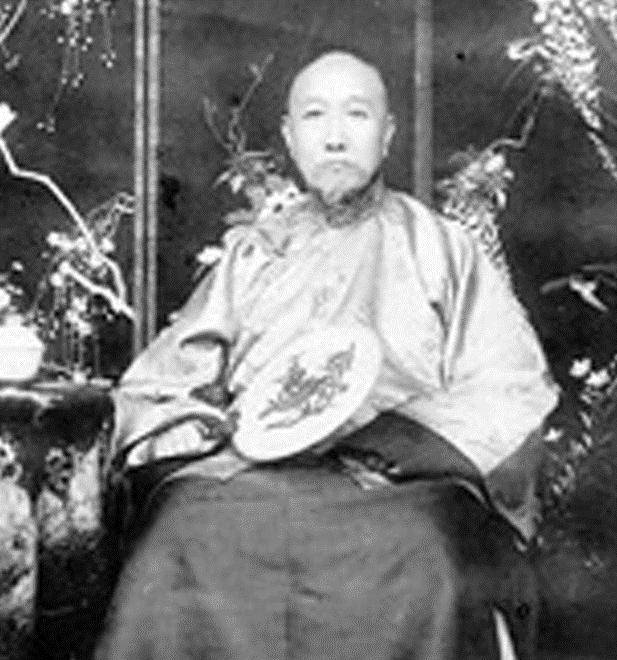 晚清名臣鹿传霖另一支调查队伍更是化身成为侦探,在到达汇丰银行后