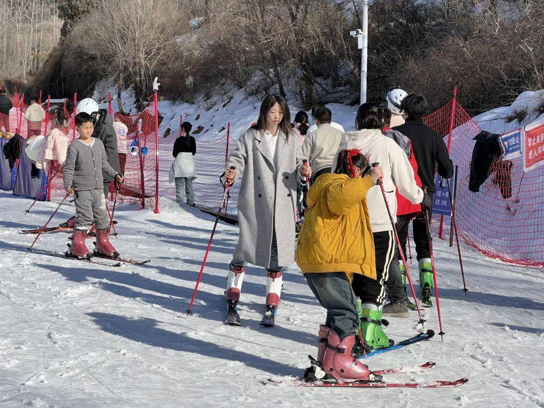 欢喜过大年 喜迎八方客 山西高平卧龙湾康养小镇人气爆棚_游客_初三