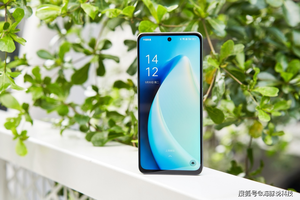 oppo爆发了,一亿超清相机 长寿版67w 120hz高刷屏,元!