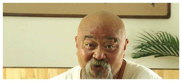 牛永贵的扮演者李琦老师是地道的山西人,可是他的一口东北话却一点都