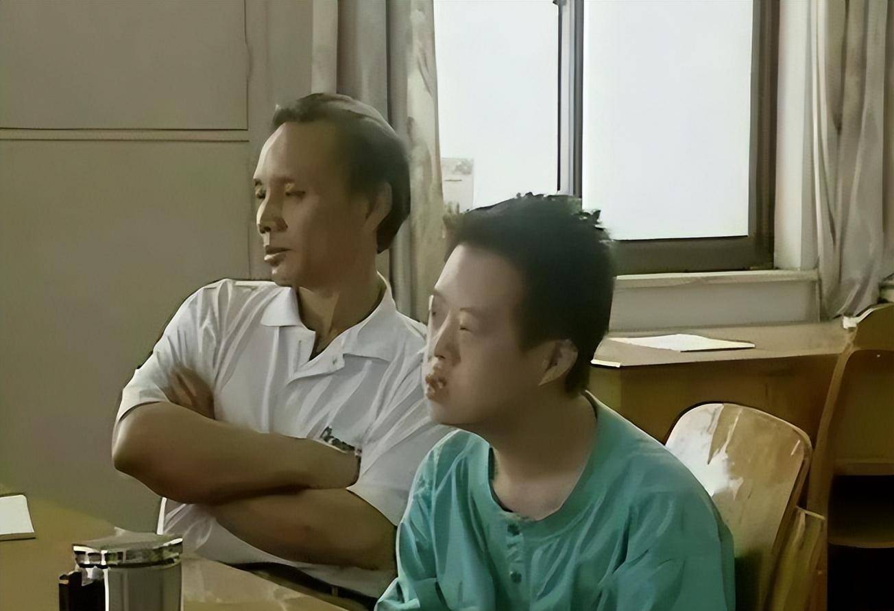 谎言27年,被制造的"天才指挥家"舟舟癌症痊愈后,他父亲想开了