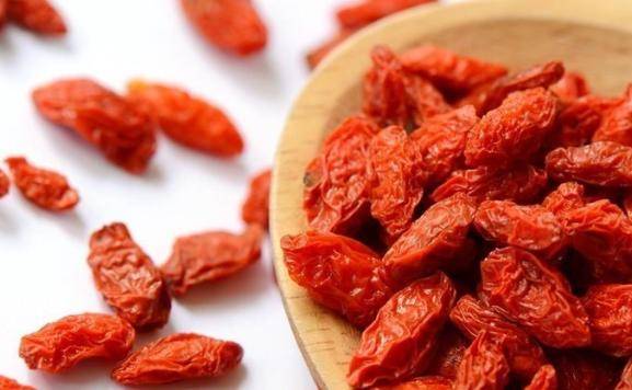 俗语:"男人行千里,切莫吃枸杞",啥意思?为何男人不要?