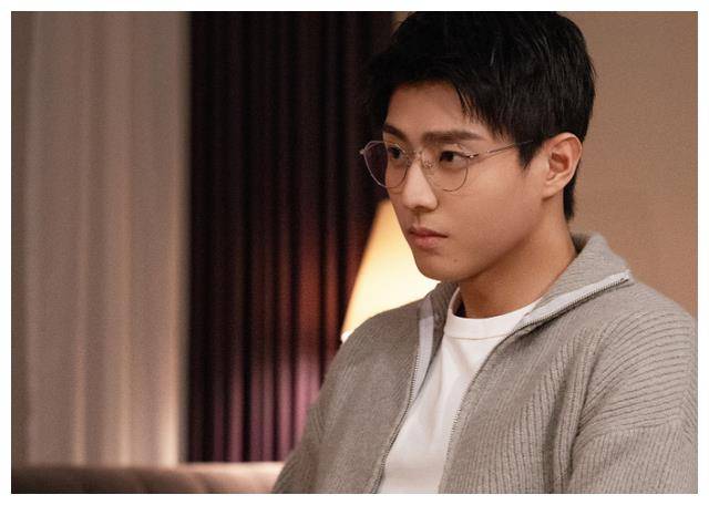 《在暴雪时分》演员王星捡到大便宜?身份曝光竟是偷换