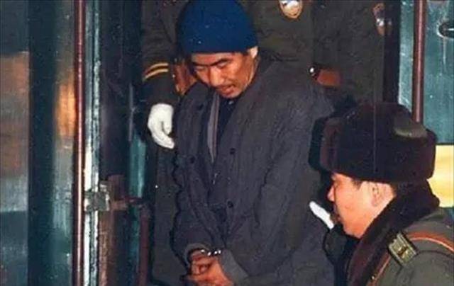 1993年中俄列车大劫案:6天6夜没警察,乘客被4伙劫匪轮流洗劫_中国