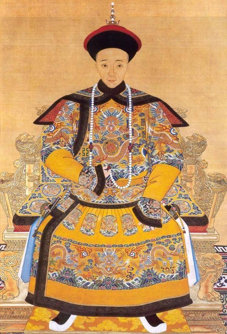 他是清朝道光皇帝的第四子,往远了推,其实就是嘉庆皇帝