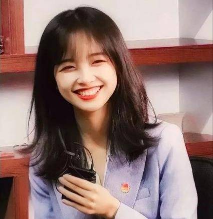 "国民初恋"王冰冰的早年素颜照曝光,和如今的甜美形象相差太远_眼镜