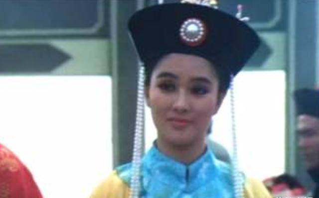 被誉为武侠影后,红火时却下嫁身无分文的老外,晚年音