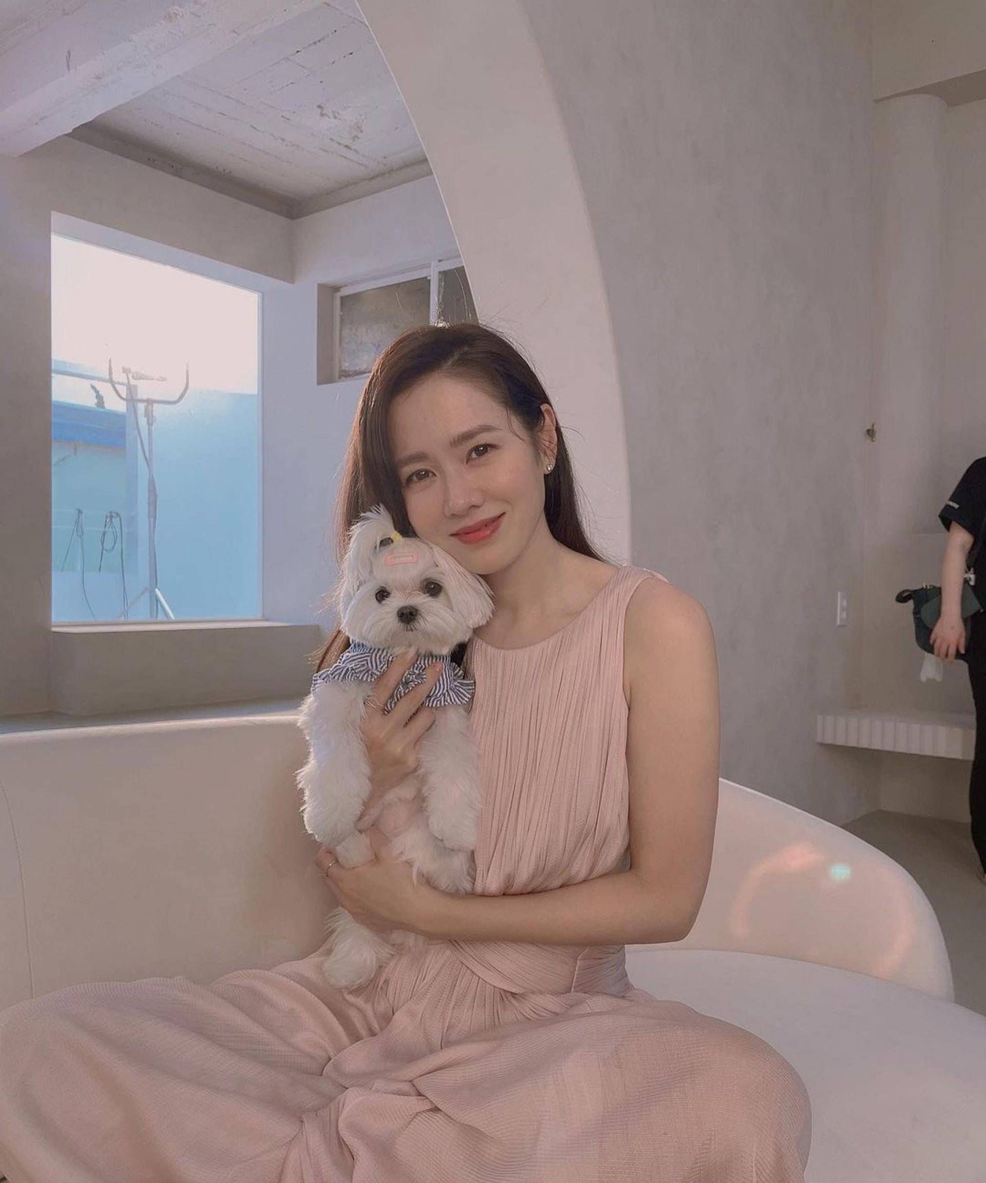 10个国外冻龄女神,张娜拉近照非常有少女感,孙艺珍仍然超有仙气_现年