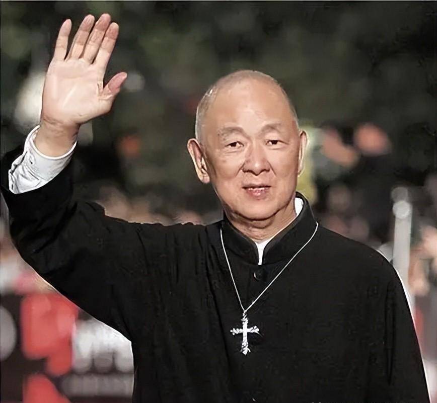 王馨平30天内痛失父亲王羽和舅舅曾江,今又被曝确诊,她的命真苦