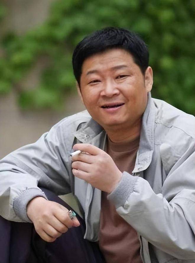 "三德子"赵亮:娶1米8超模娇妻,带领288户农民脱贫,身价上亿_父亲_康熙