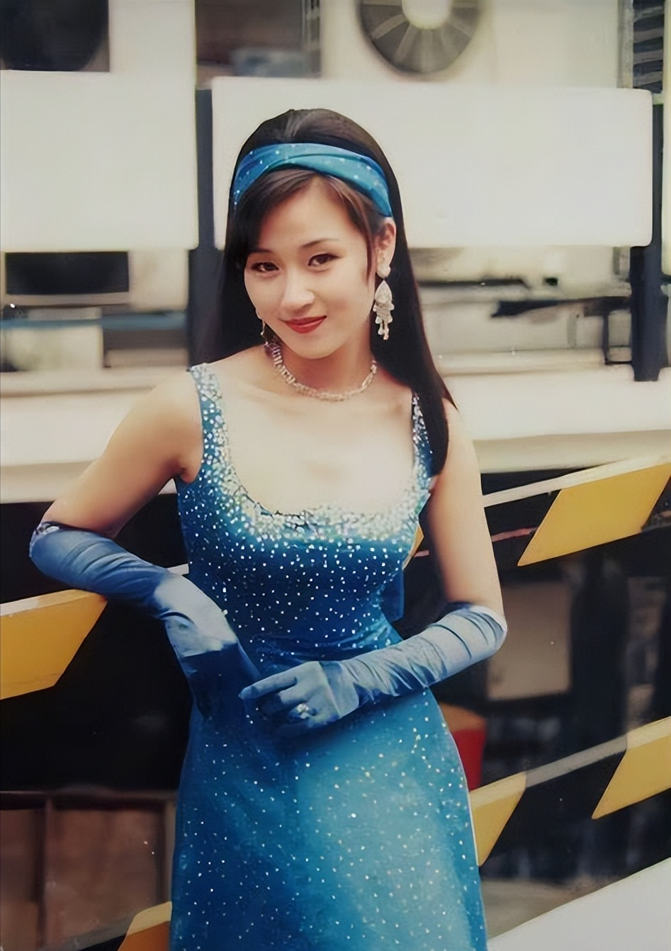 港片里;万绮雯也为观众塑造了古灵精怪的马小玲,优雅迷人的蓝萍等角色