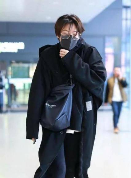 其实张馨予之前长头发的时候就已经非常的美了,而且一直以来都是苟è