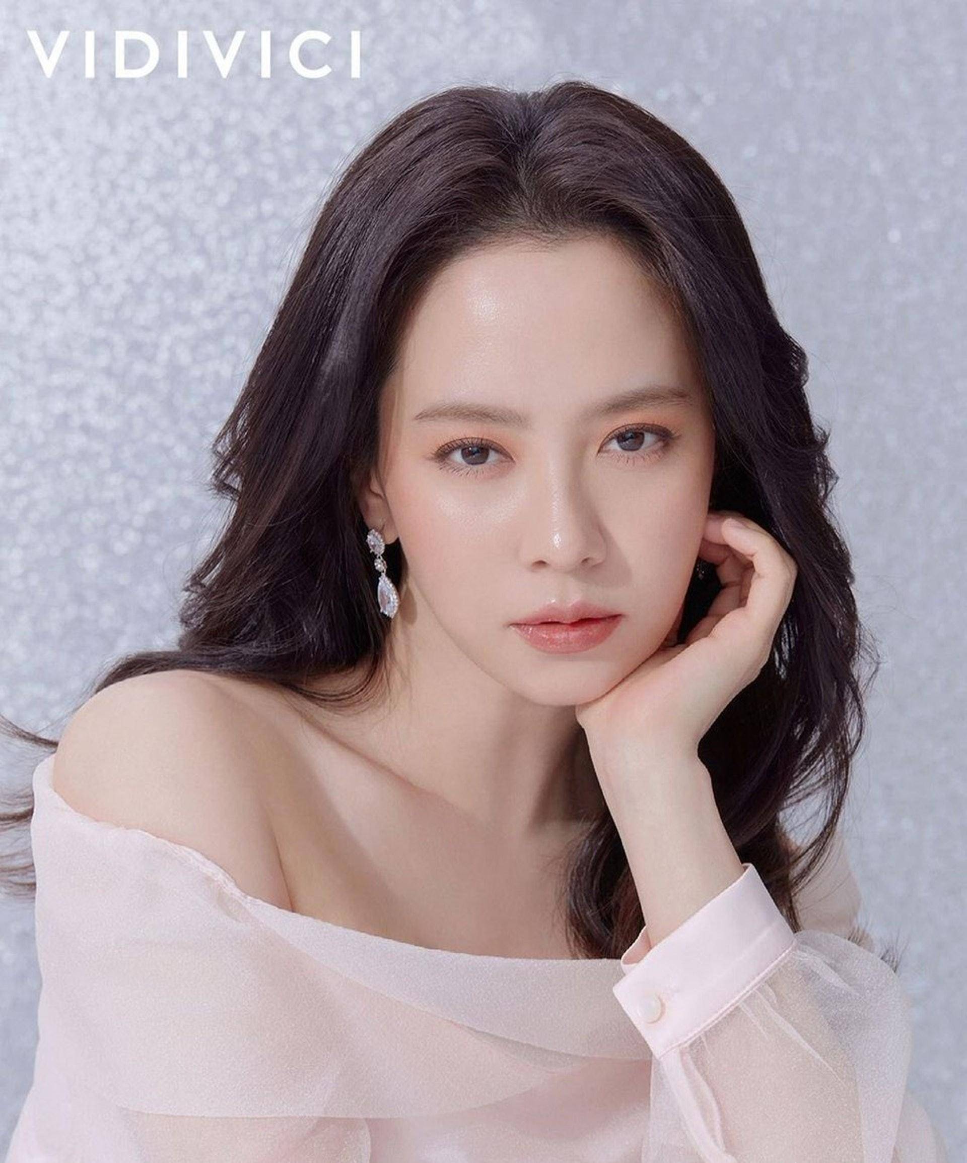 现年40岁的宋智孝,自2012年起因为活跃于综艺节目《running man》而