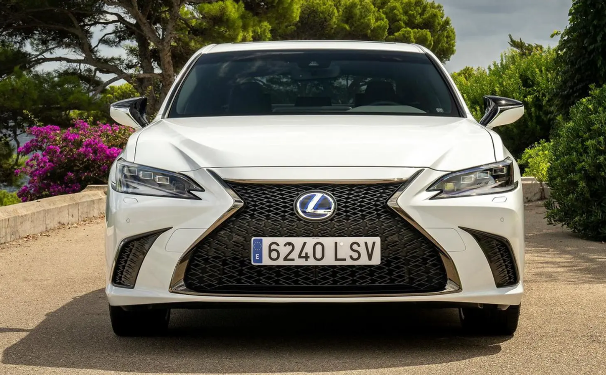 如果是以现在这个优惠7万的价格去入手雷克萨斯es 260 车型,那还是很