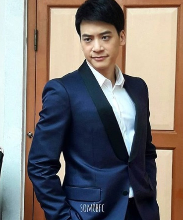 之后组合解散,单飞后主攻电影和电视剧方面,并为主演的多部作品演唱