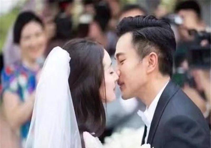 杨幂刘恺威关系闹掰?小糯米正脸被人拍到,无意带女儿.