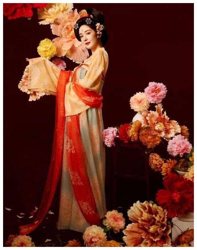 妖娆唐装美得窒息,妩媚迷人