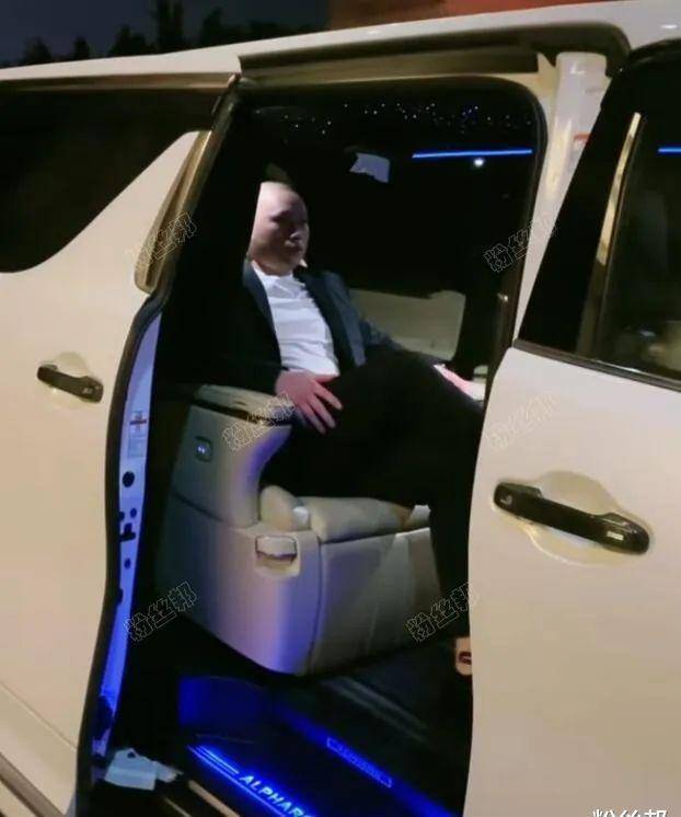 快手刘二狗爆1亿多余额,因低俗被保护停播,不能挣钱了