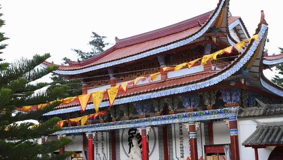 (佛图寺)如今在安徽省太湖县寺前镇境内有一座佛图寺,正是佛图澄所建