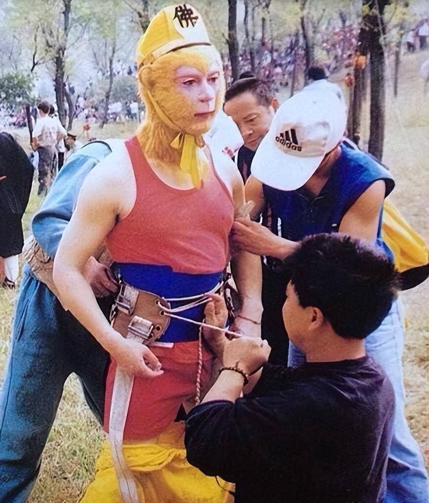 1985年《西游记》花光300万,电视来查账,调查人员感动_杨洁_时间_年代