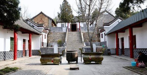 兴阳观,位于河南省南阳市南召县云阳镇,其原名叫做南石庙,是后面重建