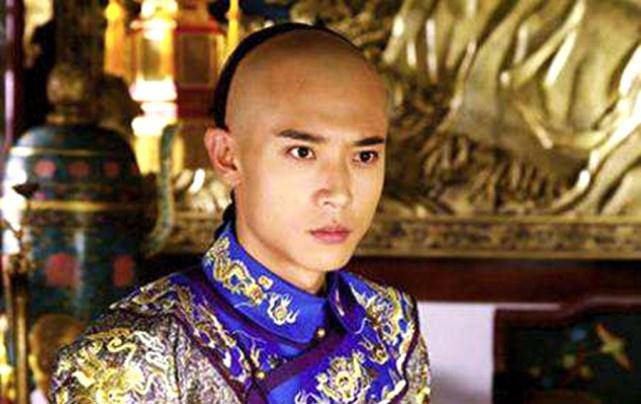 他是乾隆与皇后的第二个儿子,一出生就成为太子,却没