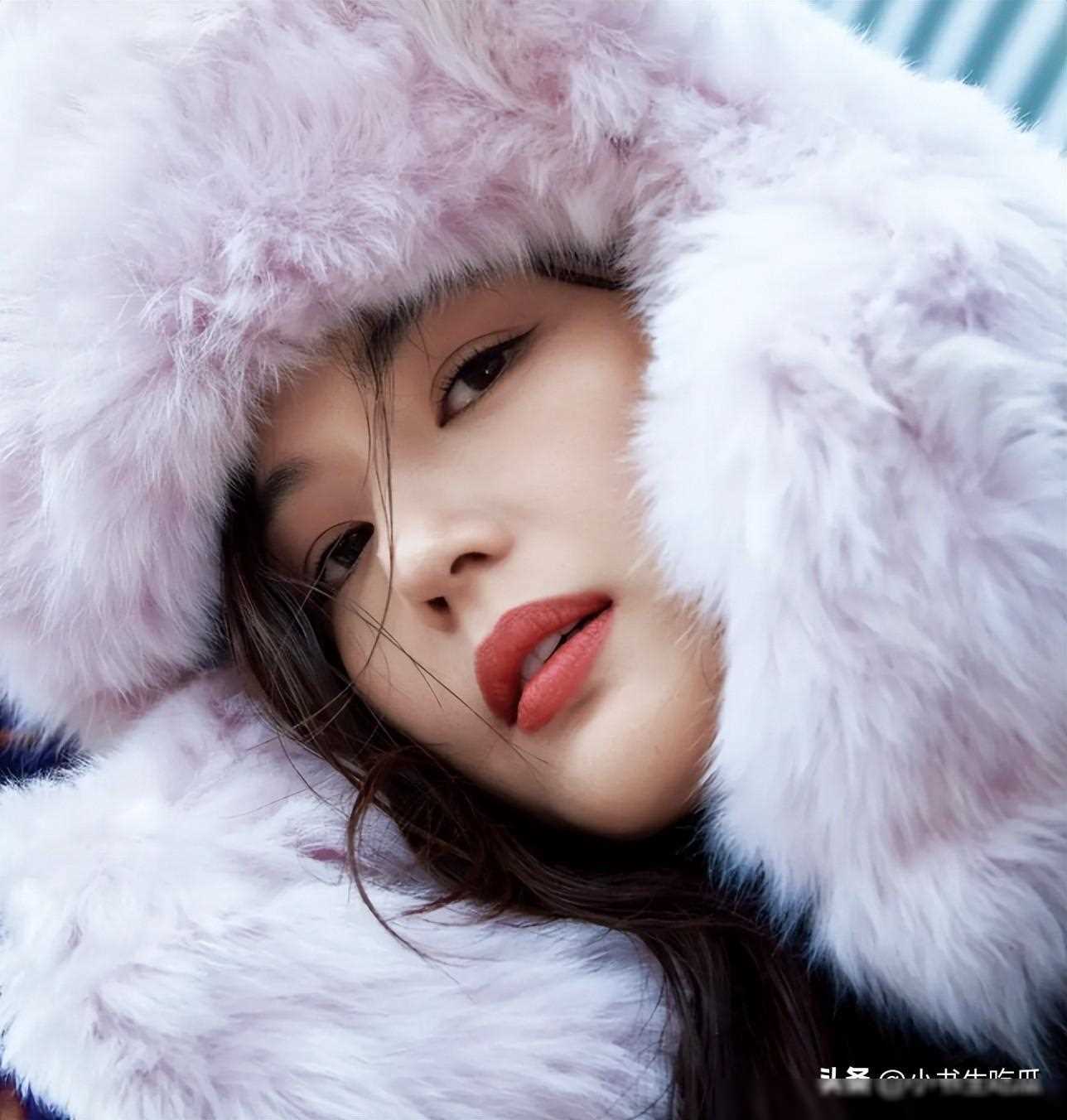 在这个娱乐圈的舞台上,全智贤和金秀贤以各自的方式演绎着人生,留下了