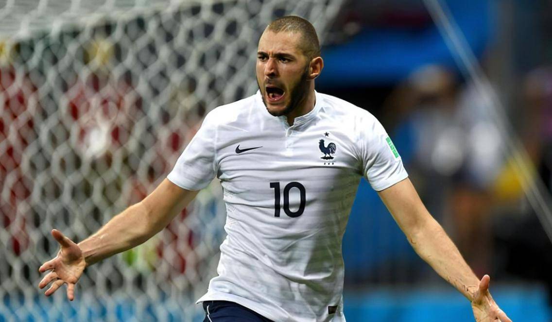 c罗迷弟本泽马:从里昂新星到皇家马德里传奇射手的