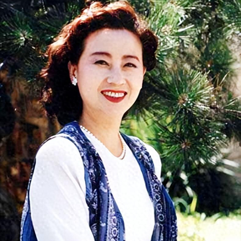 央视著名主持人张悦:嫁平凡丈夫,退休后成为"最美姥姥"_节目_工作