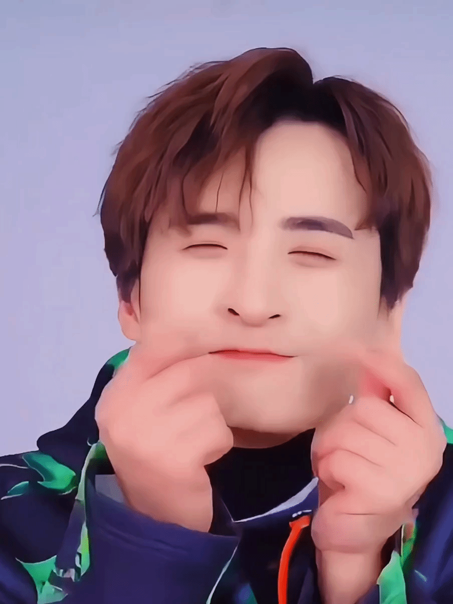 网友曝光张远07年参加快男救灾照片,张远眼睛到底是怎么变大的啊_变化