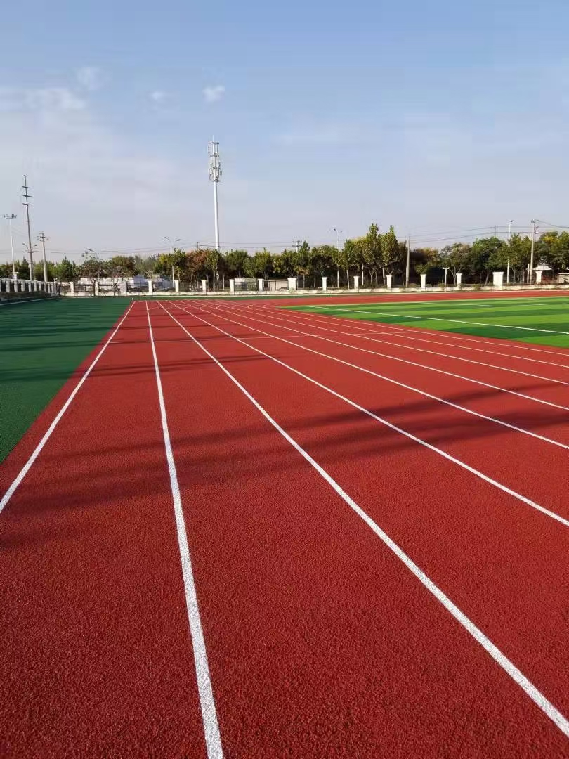 中科商务网塑胶跑道怎么进行科学铺设?_的材料_颗粒_环保型