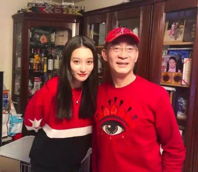 六小龄童34岁女儿至今无人娶,网友惊诧:一般谁敢娶啊!