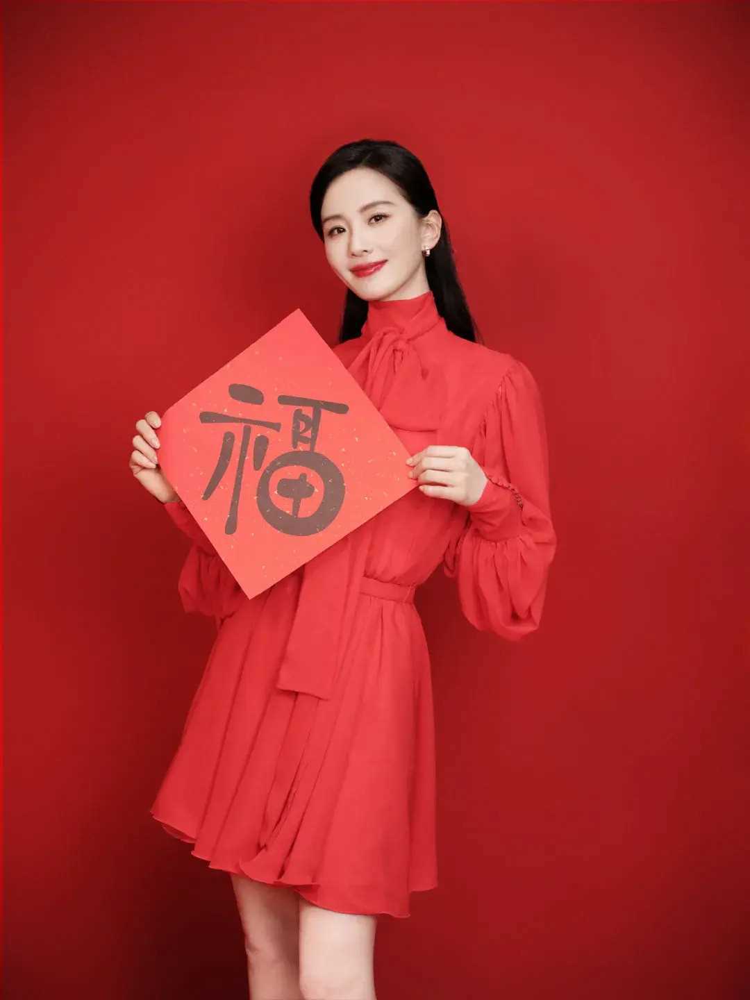 女明星们的过年红装_观众_经历_成功