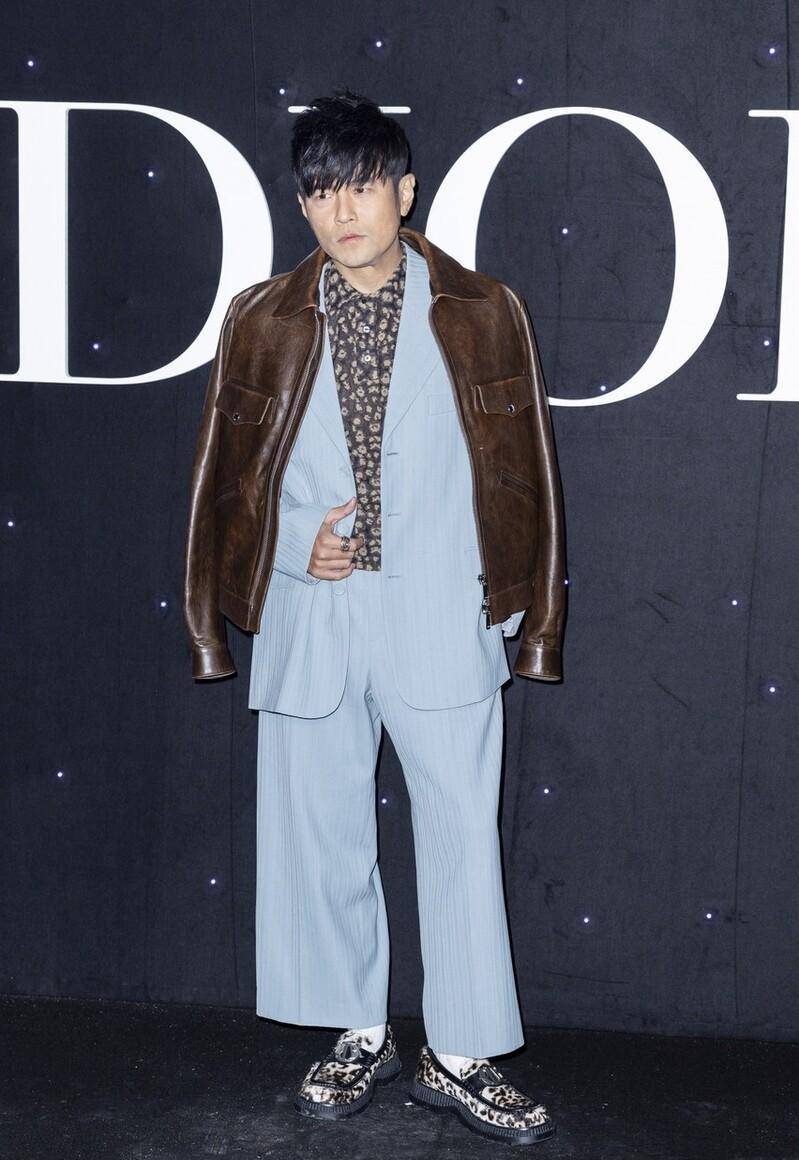 45岁周杰伦与42岁林俊杰,骨相老去与皮相老去的惊人