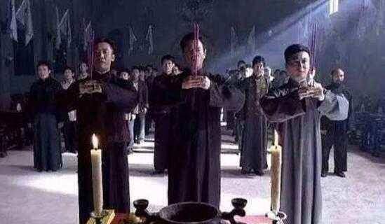 但并非所有黑帮都会拜关公,那些说黑帮重情义,故而拜关公的言论其实不