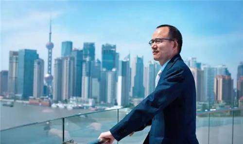 4万到400亿,复旦老师用6年逆袭成上海首富,妻子更是著名主持人_郭广昌