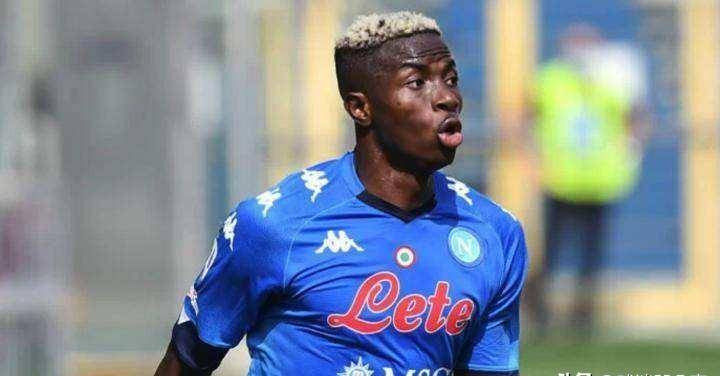 只要那不勒斯俱乐部点头,奥斯姆亨将获得高额签约费和一份长期顶薪