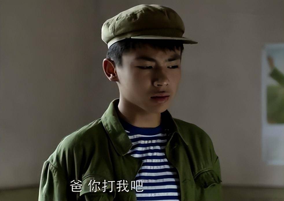 少年江卫国(崔明浩饰)而一部优秀的影视作品,除了主角们奉献了精彩的